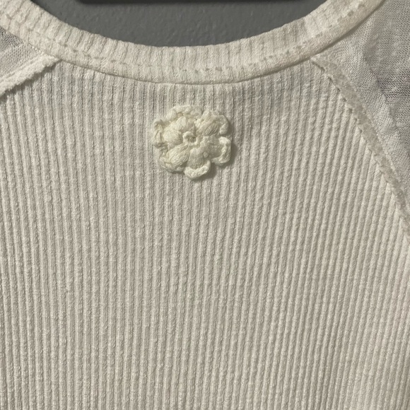 NWOT POL Fringe Hem Semi Sheer White Top. Size Small - Picture 5 of 6